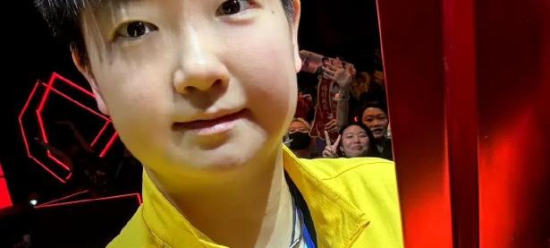 问鼎娱乐官方-F1车队技术犯规送分，马龙主帅怒摔战术板！