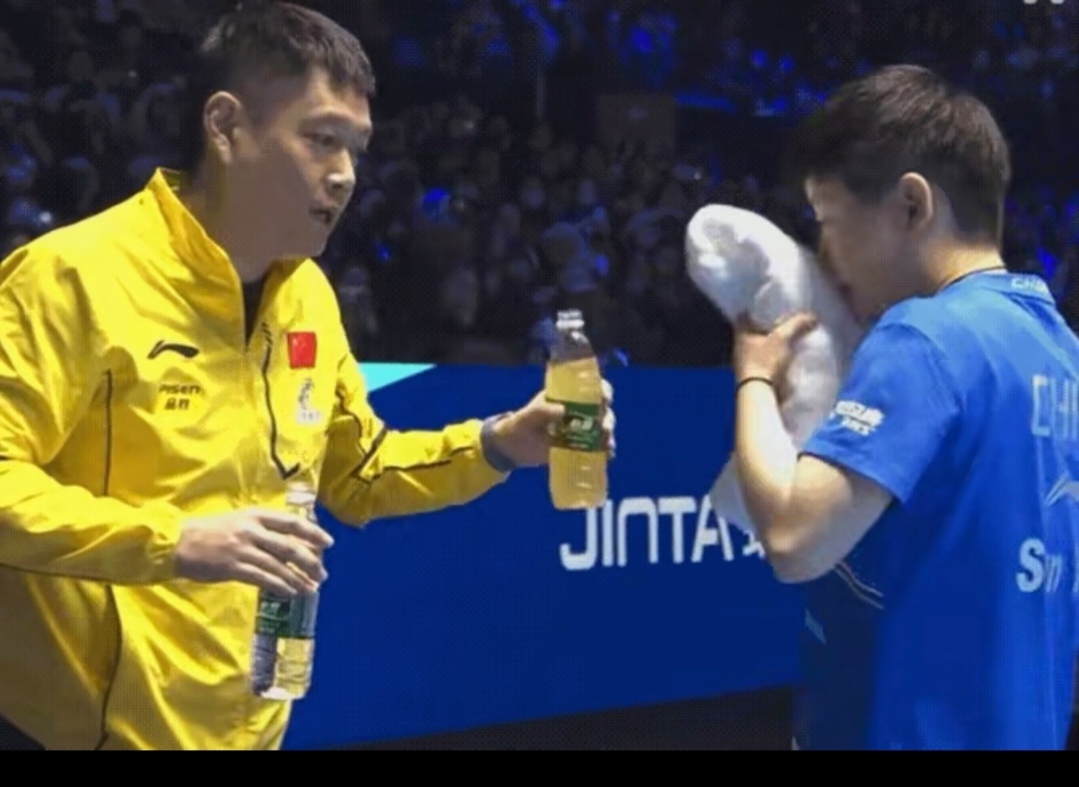 Fnatic刷新世界纪录，教练激动落泪
